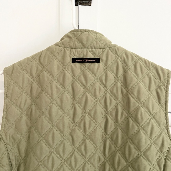 Ariat Quilted Zip Vest Size in Olive Green Size Medium - Picture 5 of 8